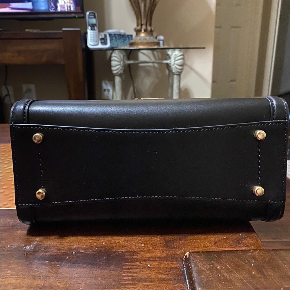 Coach - Picture 4 of 5
